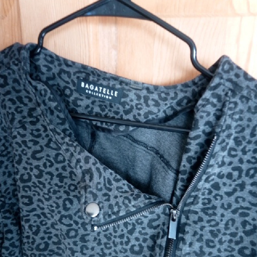 Bagatelle Gray Leopard Print Teddy Jacket